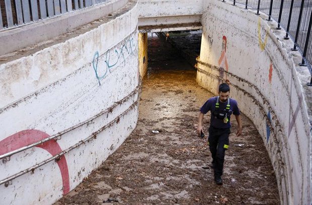 Ρουμανία: Συναγερμός λόγω καταιγίδων – Κλειστά εκατοντάδες σχολεία την Τετάρτη
