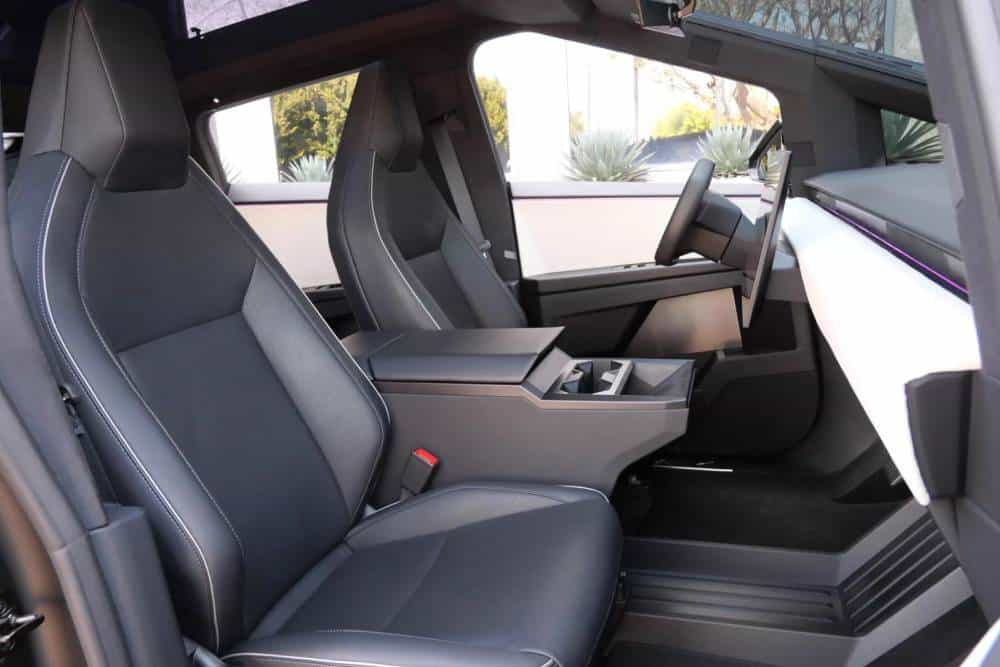 Tesla-Cybertruck-CarsBids-00004-2048x1364