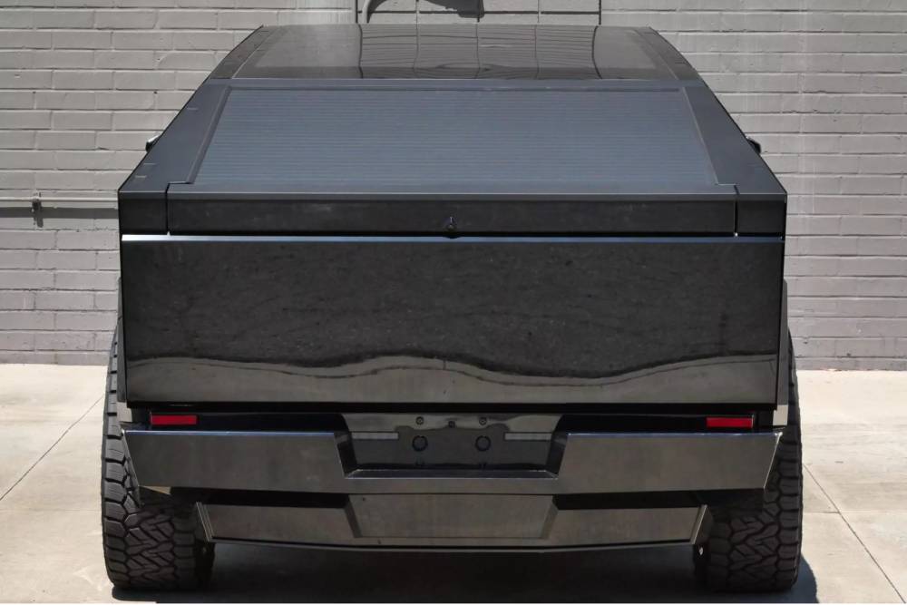 Tesla-Cybertruck-CarsBids-00007-2048x1364