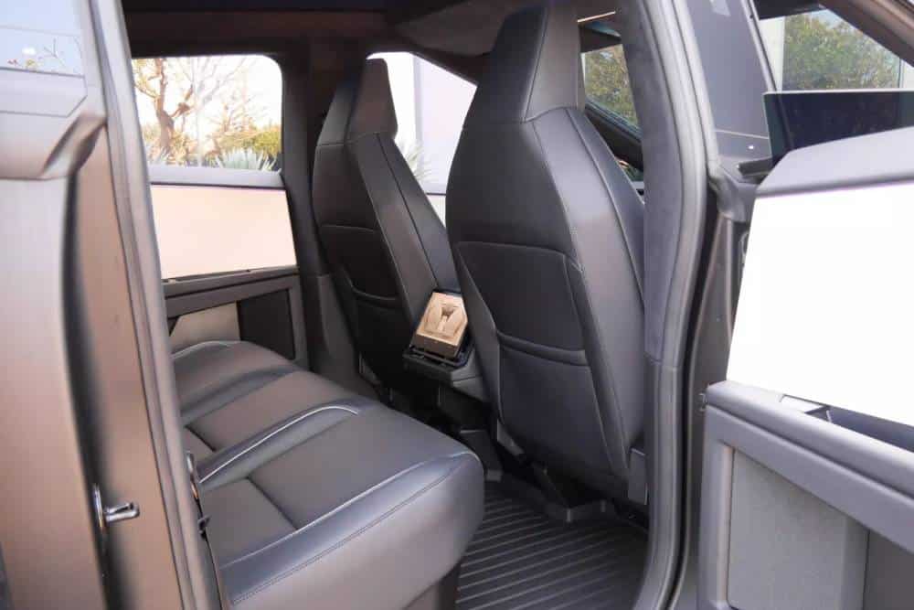 Tesla-Cybertruck-CarsBids-00029-2048x1364