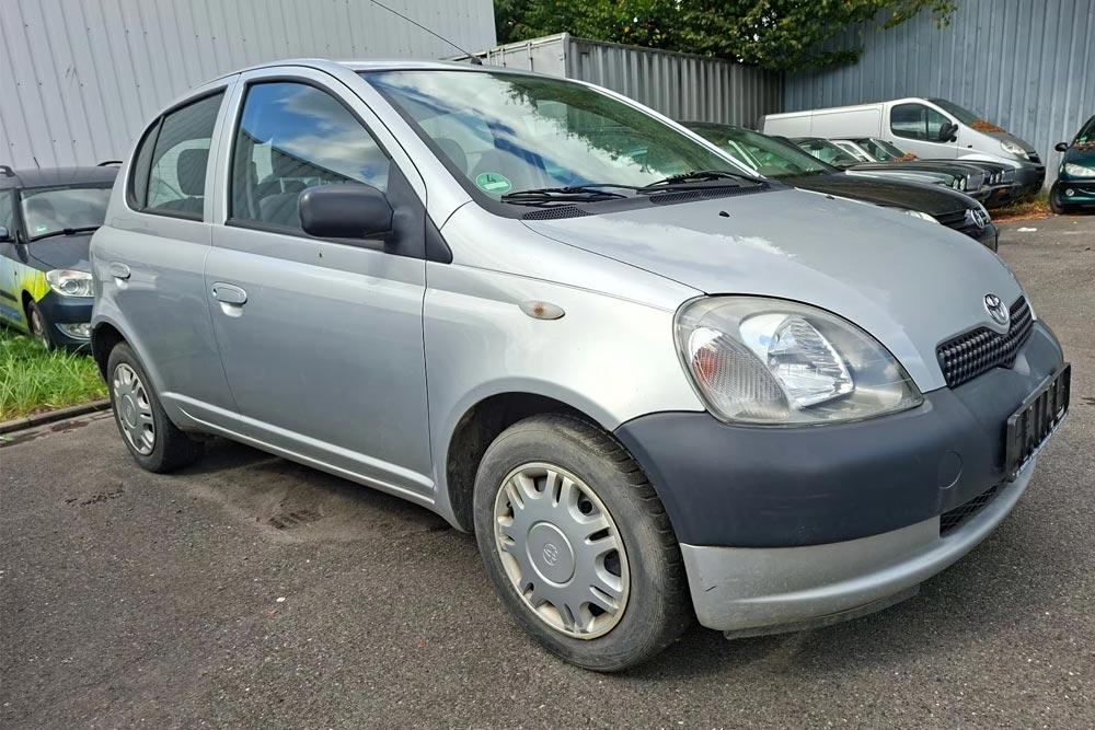 Toyota-Yaris-2001-1