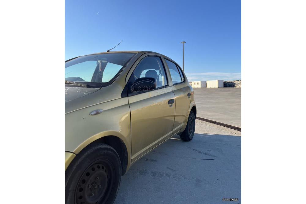 Το οικονομικότερο Toyota Yaris με 1.700 ευρώ 14 Toyota-Yaris-cheap-(6)