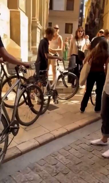 Βαλένθια: Συγκρούσεις κατοίκων της παλιάς πόλης με Ολλανδούς τουρίστες – «Φύγετε, έξω»