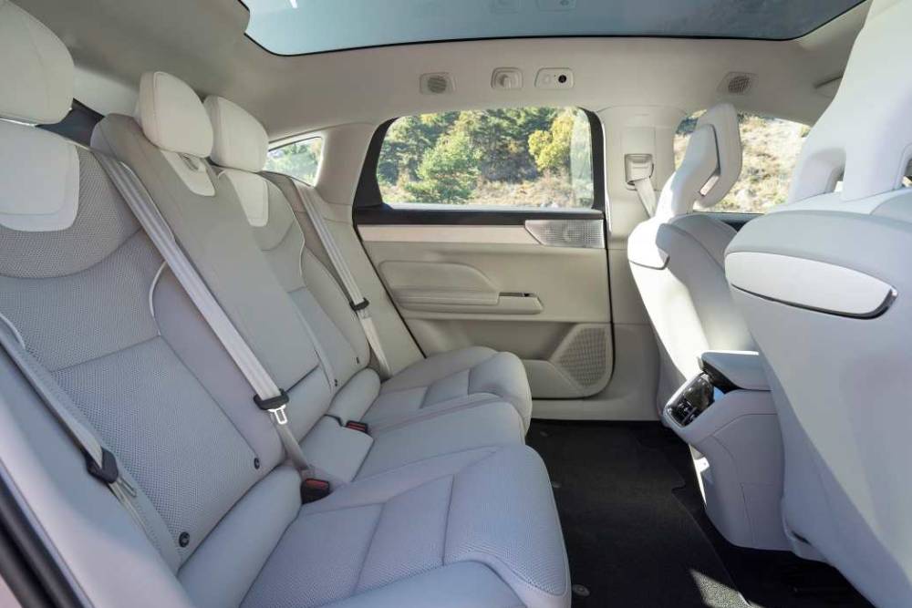 VolvoES902025-8