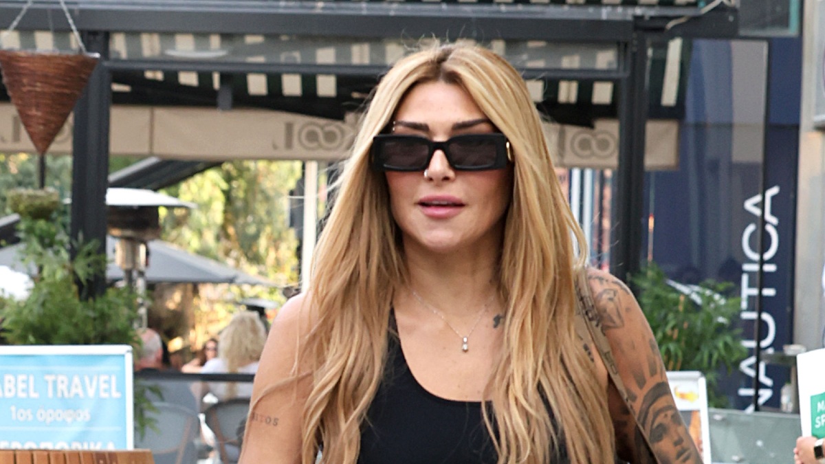 Αγγελική Ηλιάδη: Η Θέλξη έφυγε από το σχήμα τους – «Προέκυψε μια ένταση μεταξύ τους» 4 Παλιά φωτογραφία της Αγγελικής Ηλιάδη από έξοδό της