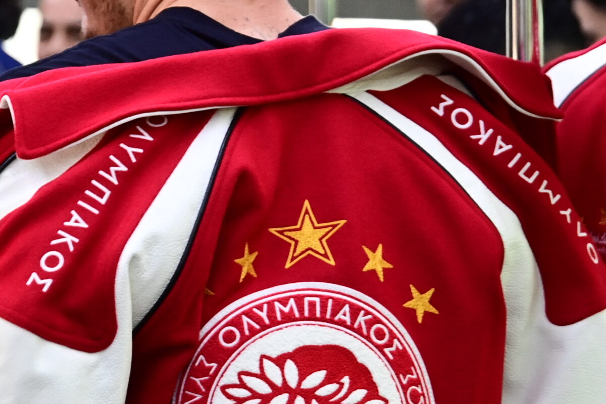 Ο Ολυμπιακός αναχώρησε για Βαρκελώνη ενόψει της αναμέτρησης με την Μπαρτσελόνα στο Champions League