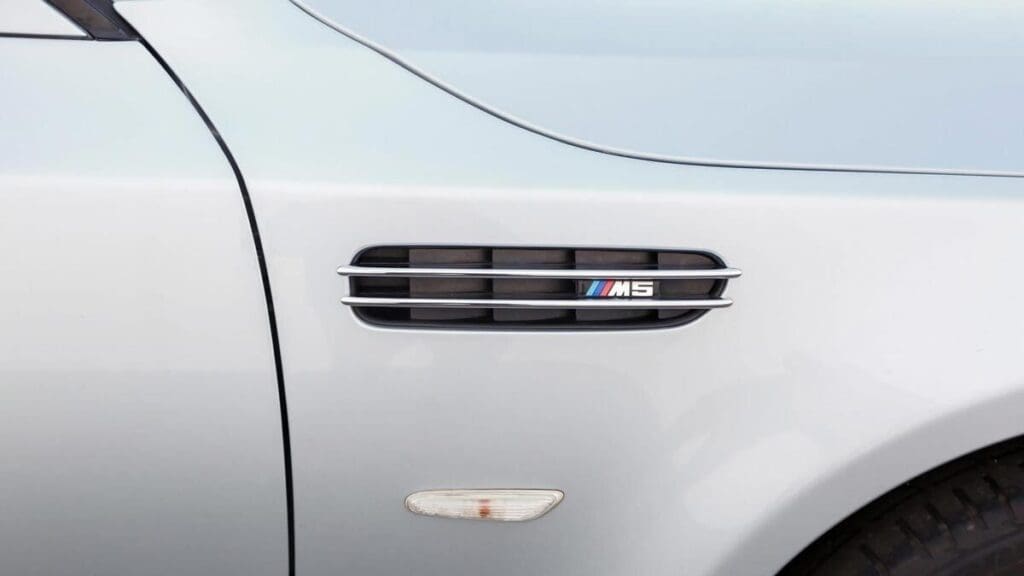 Διατίθεται προς πώληση BMW M5 (Ε60): Το σπάνιο, το χειροκίνητο μοντέλο 8 BMW M5 E60 χειροκίνητο