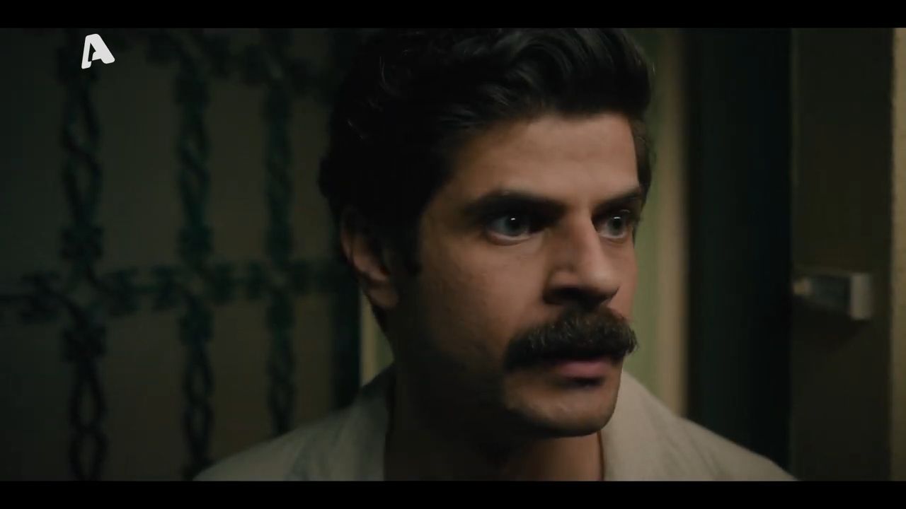 divto-spiti-dipla-sto-potami-i-paraitisi-tis-aspasias-tin-odigei-na-to-skasei-sta-kryfa-apo-to-spitidiv-1761738641