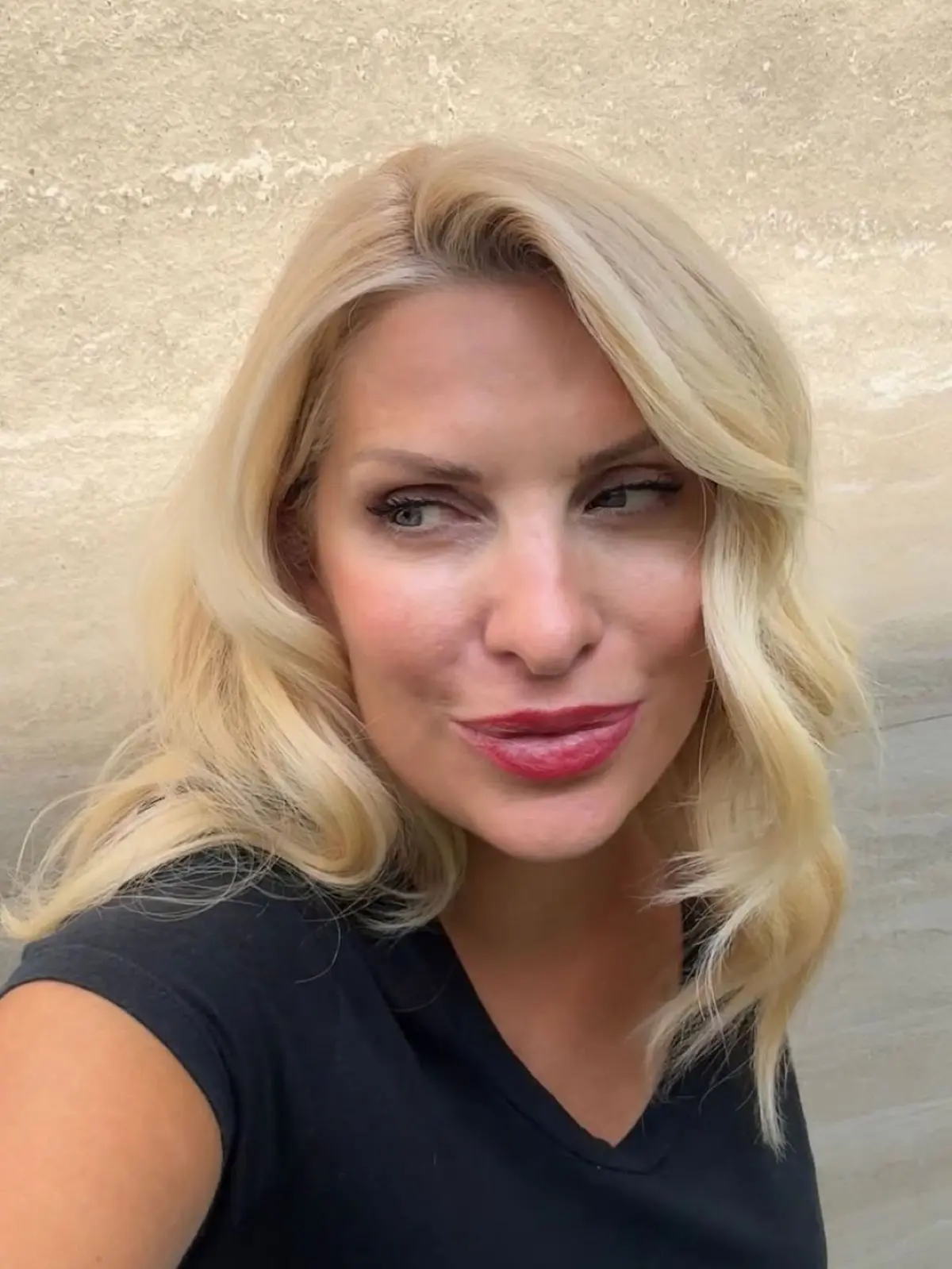 Ελένη Μενεγάκη: Πόσα αποκομίζει μακριά από την τηλεόραση! 5 Η Ελένη Μενεγάκη στο Εδιβούργο