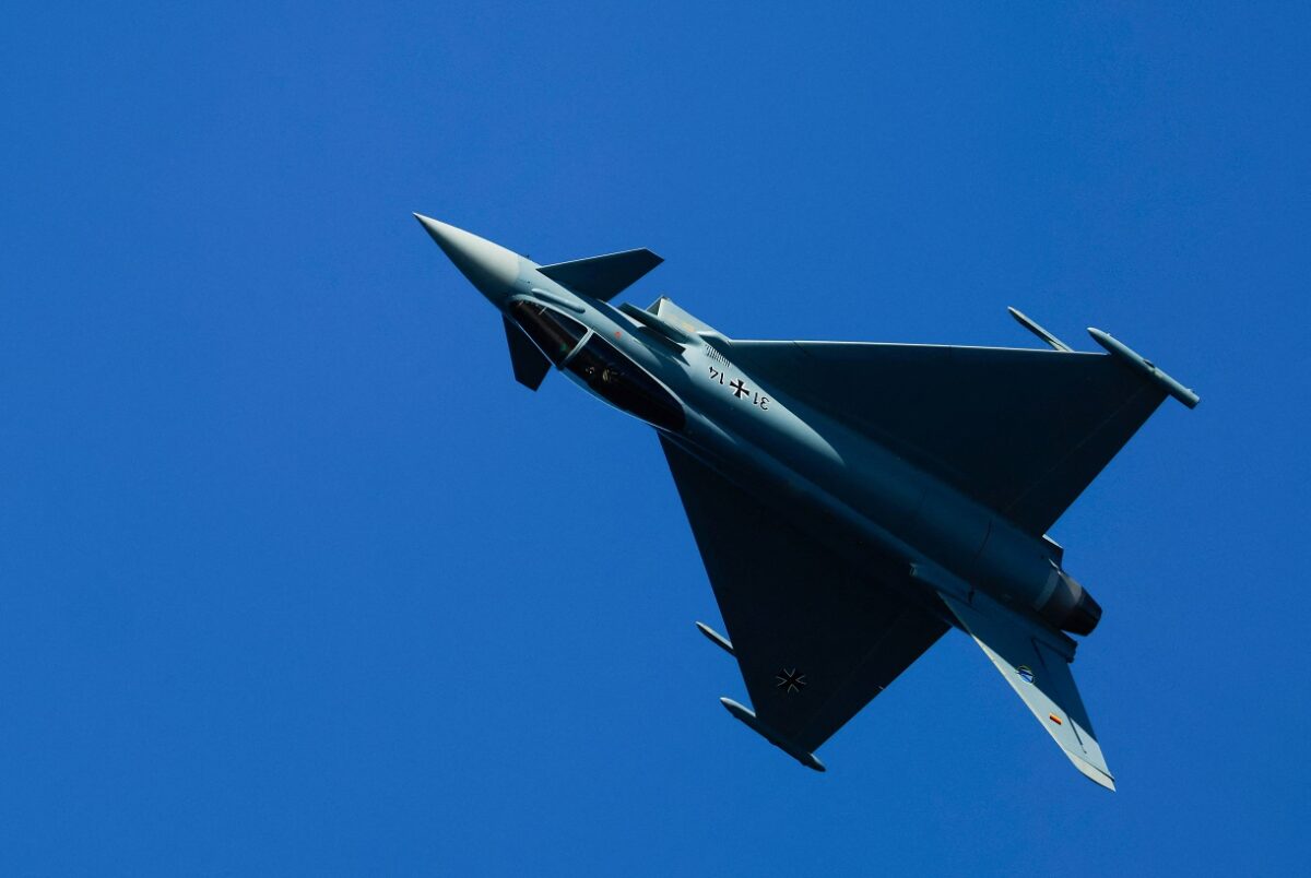 eurofighter-ef2000-typhoon-1200x804