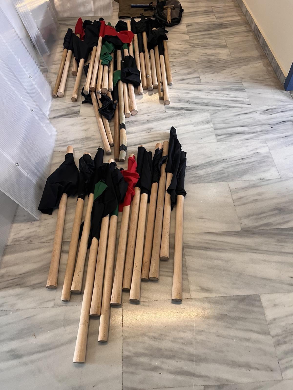 Ηράκλειο: 6 συλλήψεις για την επίθεση στον Μάκη Βορίδη από την επιχείρηση της ΕΛΑΣ στην κατάληψη «Ευαγγελισμός» – Ανακαλύψτε τι εντοπίστηκε 8 Ηράκλειο: 6 συλλήψεις για την επίθεση στον Μάκη Βορίδη από την επιχείρηση της ΕΛΑΣ στην κατάληψη «Ευαγγελισμός» – Ανακαλύψτε τι εντοπίστηκε