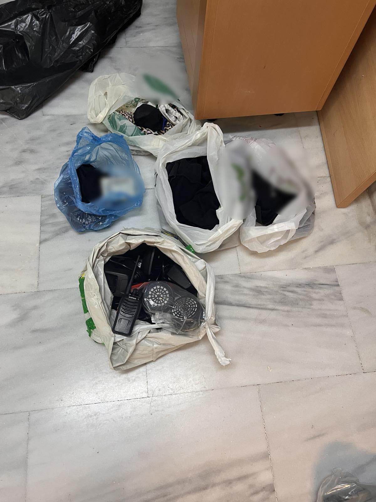 Ηράκλειο: 6 συλλήψεις για την επίθεση στον Μάκη Βορίδη από την επιχείρηση της ΕΛΑΣ στην κατάληψη «Ευαγγελισμός» – Ανακαλύψτε τι εντοπίστηκε 7 Ηράκλειο: 6 συλλήψεις για την επίθεση στον Μάκη Βορίδη από την επιχείρηση της ΕΛΑΣ στην κατάληψη «Ευαγγελισμός» – Ανακαλύψτε τι εντοπίστηκε