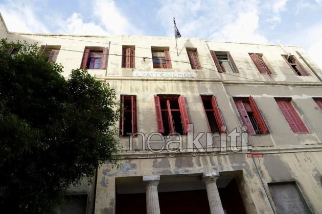 Ηράκλειο: Αστυνομική επιχείρηση στον κατειλημμένο «Ευαγγελισμό» μετά την επίθεση στον Μάκη Βορίδη 2 Ευαγγελισμός