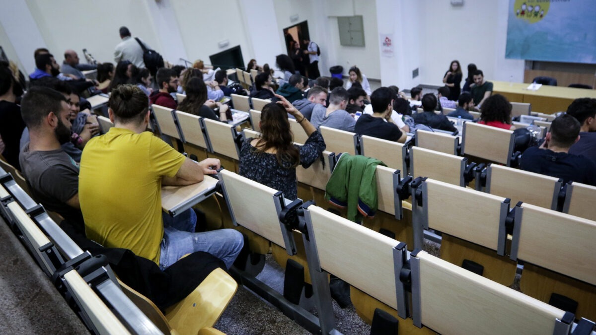 foitites-amfitheatro-eurok