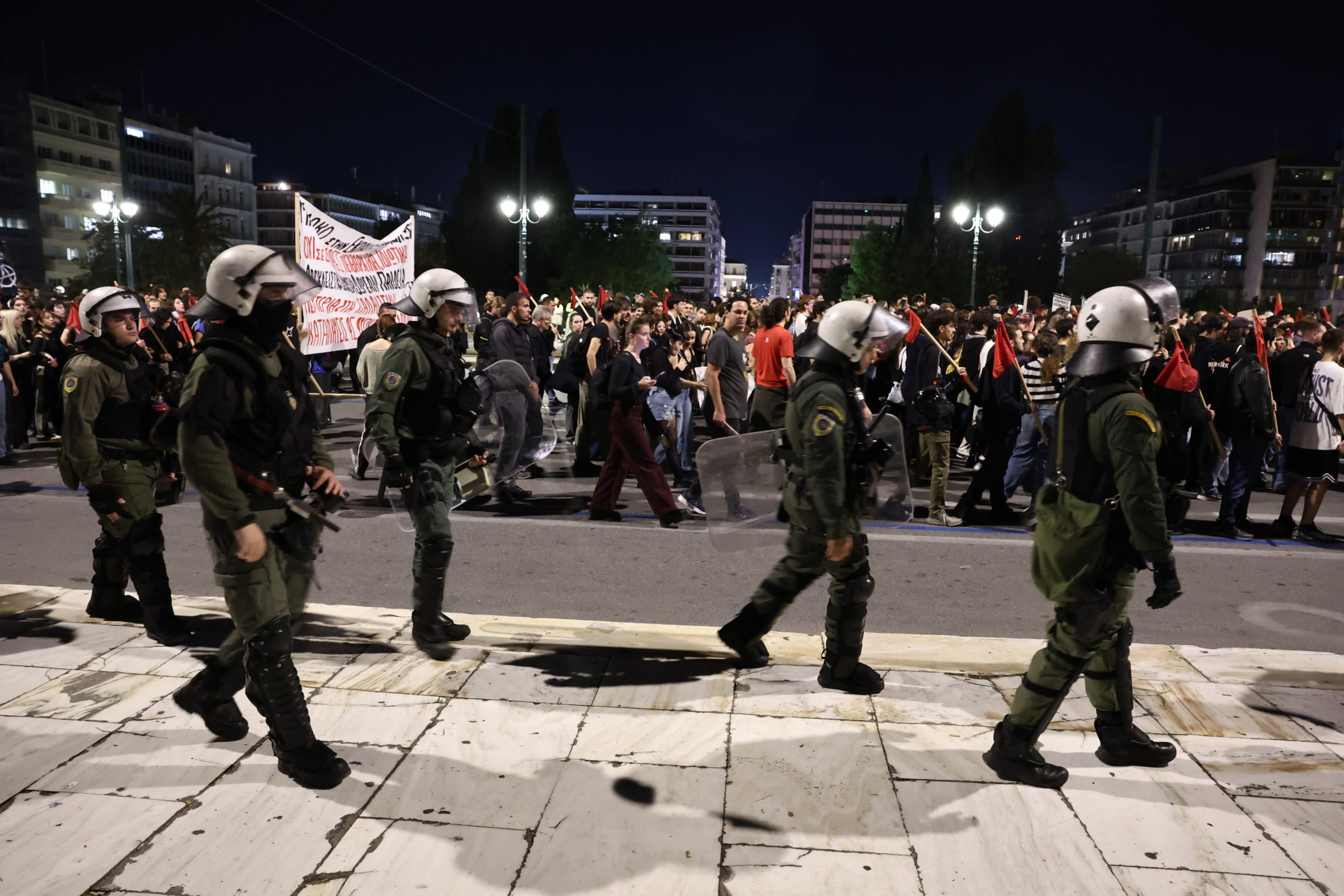 φοιτητική πορεία- Μνημείο Αγνώστου Στρατιώτη