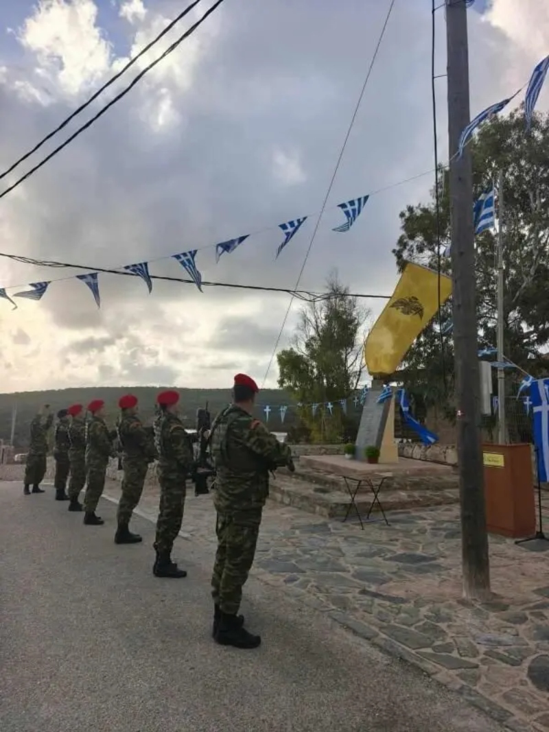 Γαύδος: Χωρίς μαθητές η παρέλαση της 28ης Οκτωβρίου – Στρατός και κάτοικοι ανύψωσαν τη σημαία ψηλά 4 Γαύδος παρέλαση
