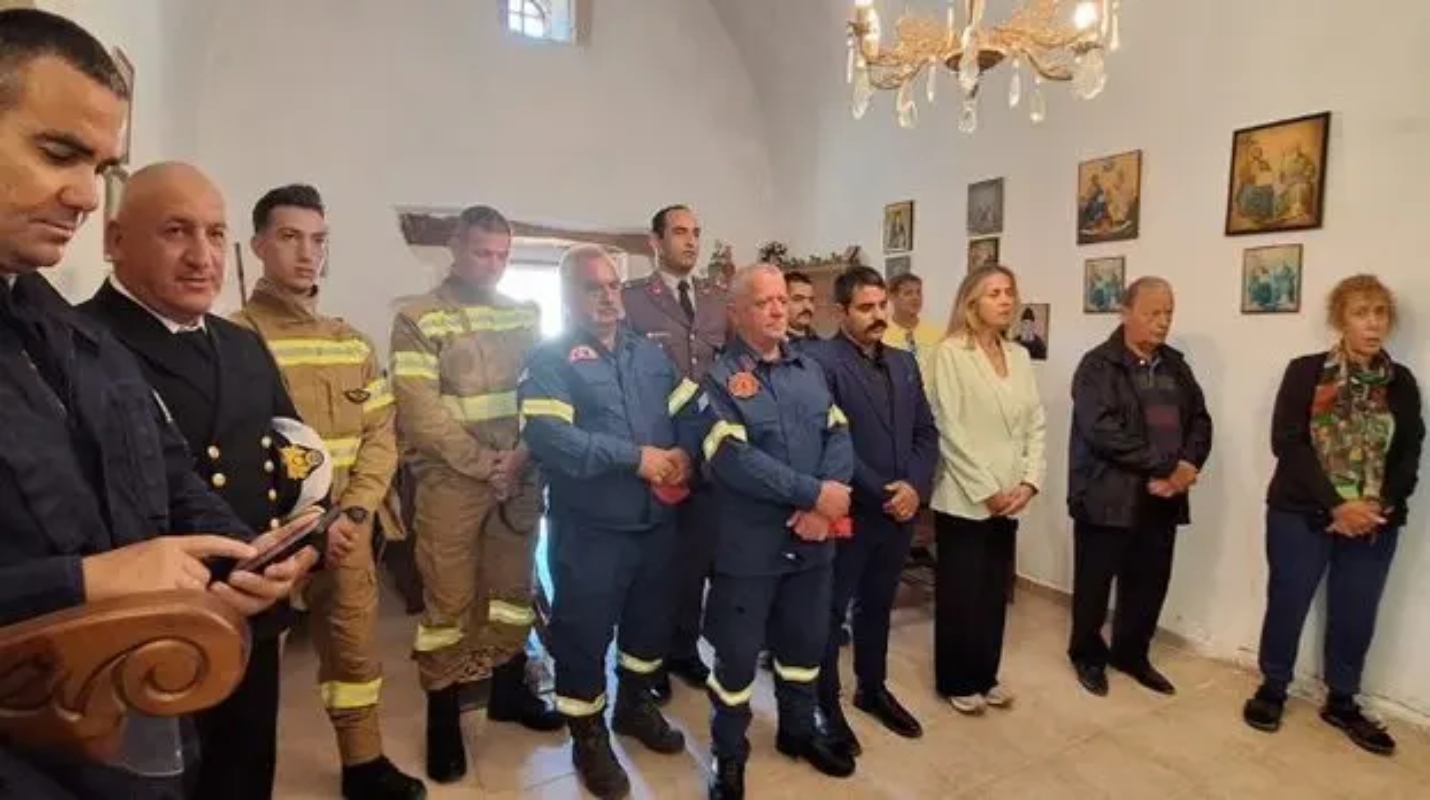 Γαύδος: Χωρίς μαθητές η παρέλαση της 28ης Οκτωβρίου – Στρατός και κάτοικοι ανύψωσαν τη σημαία ψηλά 3 Γαύδος παρέλαση