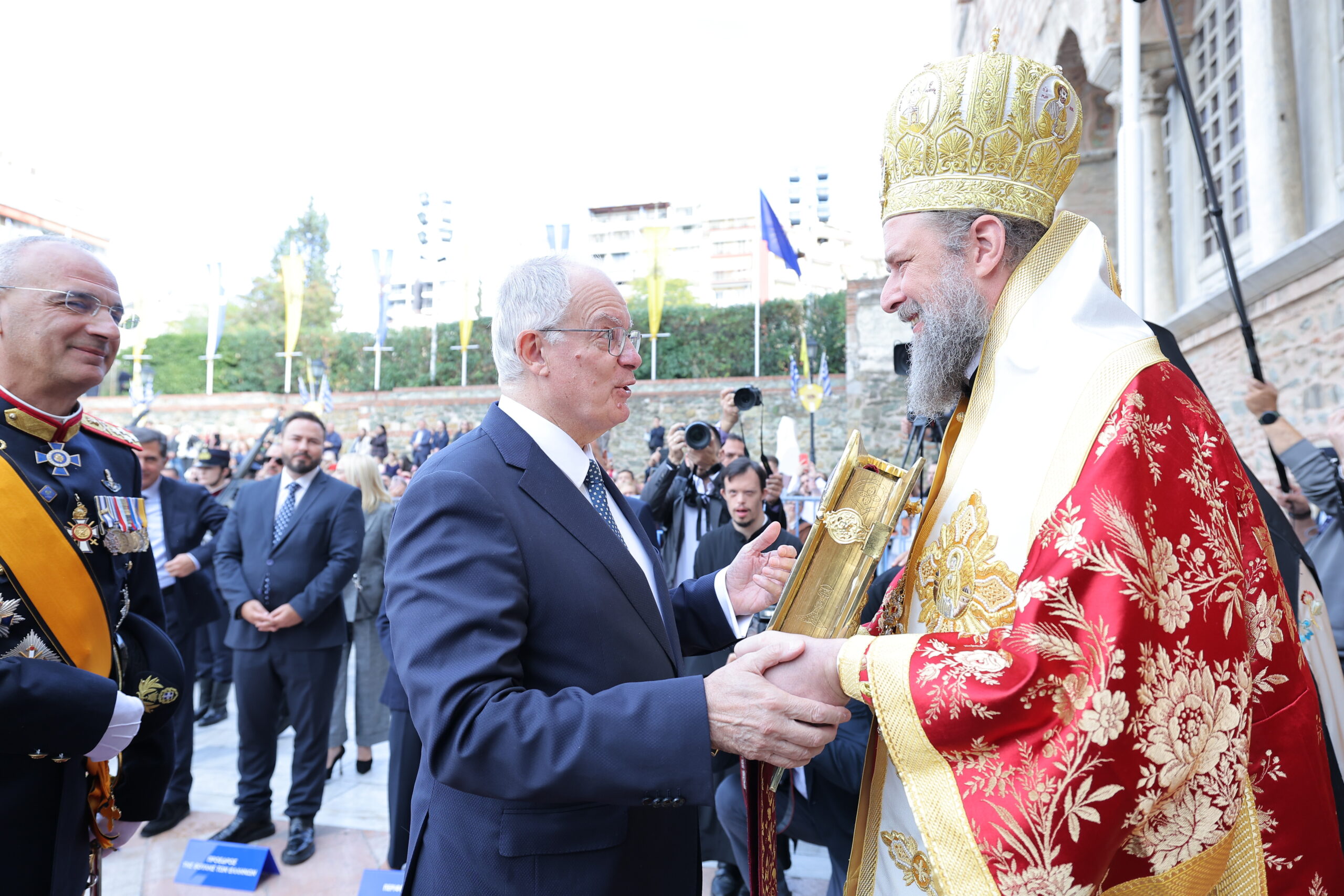 Θεσσαλονίκη: Εικόνες από τη δοξολογία στον Ιερό Ναό Αγίου Δημητρίου για τον εορτασμό του πολιούχου – «Χρόνια Πολλά» λέει ο Τασούλας 13 τασούλας