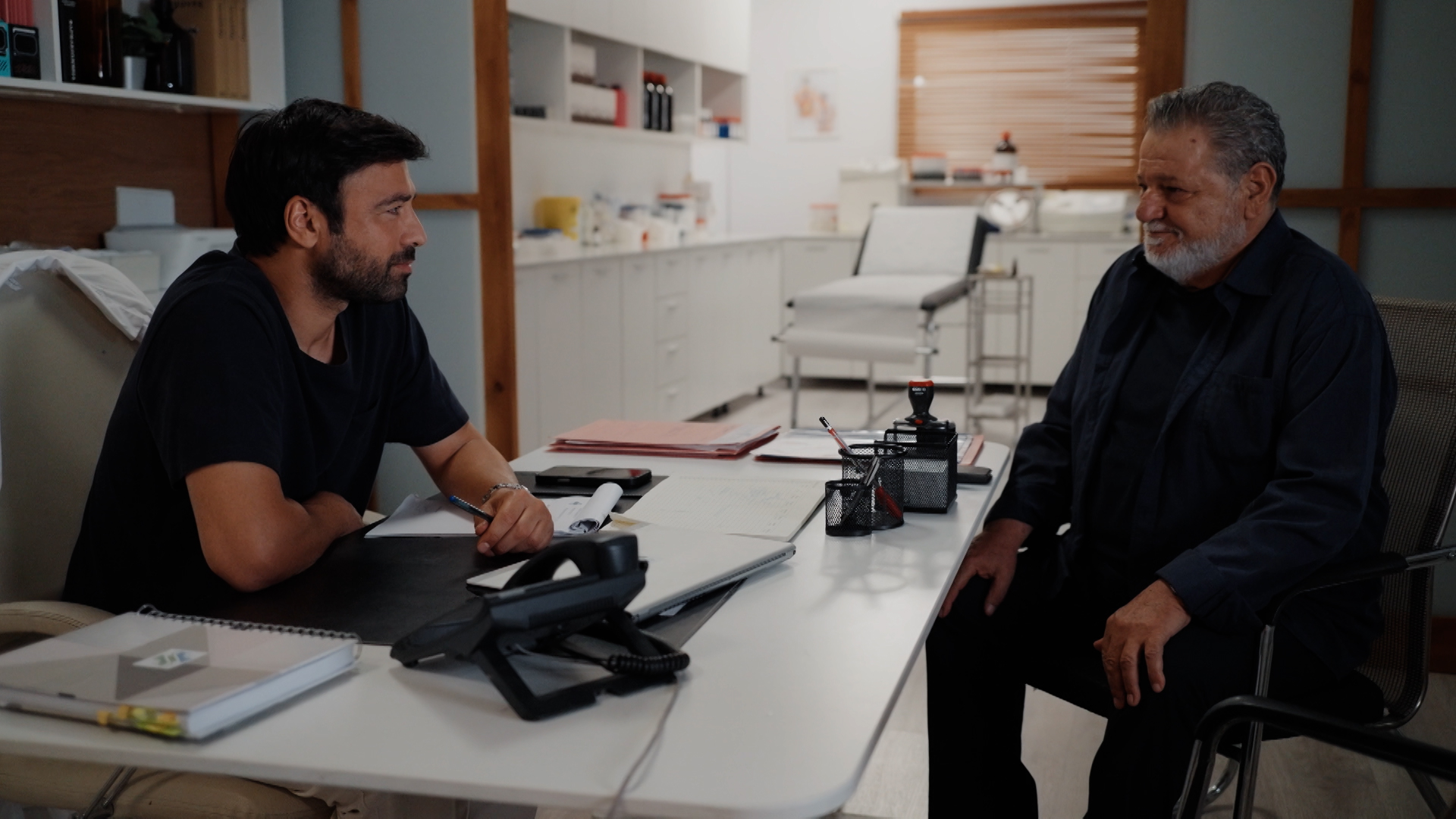 Η γη της ελιάς: Παλιοί λογαριασμοί ξεθάβονται και κρυφά μυστικά αποκαλύπτονται απόψε – Όλες οι εξελίξεις