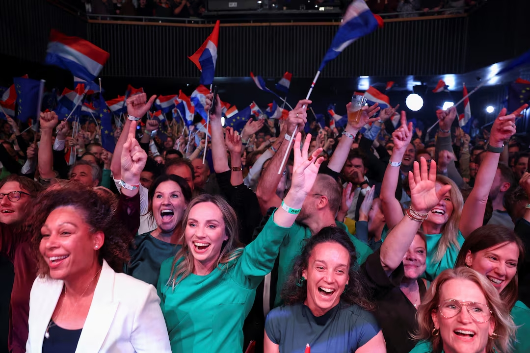 Ολλανδία: Ήττα για την ακροδεξιά και τον Βίλντερς σύμφωνα με τα exit polls – Ανατροπή στις εκλογές με τον Γιέτεν να διεκδικεί την πρωθυπουργία 4 Ολλανδία: Ήττα για την ακροδεξιά και τον Βίλντερς σύμφωνα με τα exit polls – Ανατροπή στις εκλογές με τον Γιέτεν να διεκδικεί την πρωθυπουργία