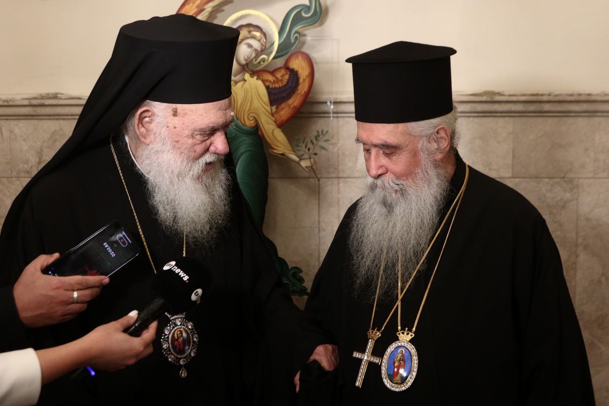 Ο αρχιεπίσκοπος Ιερώνυμος είχε συνάντηση με τον αρχιεπίσκοπο Σινά Συμεών – «Σημαντικά βήματα προόδου» 2 Ο αρχιεπίσκοπος Ιερώνυμος με τον αρχιεπίσκοπο Σινά Συμεών