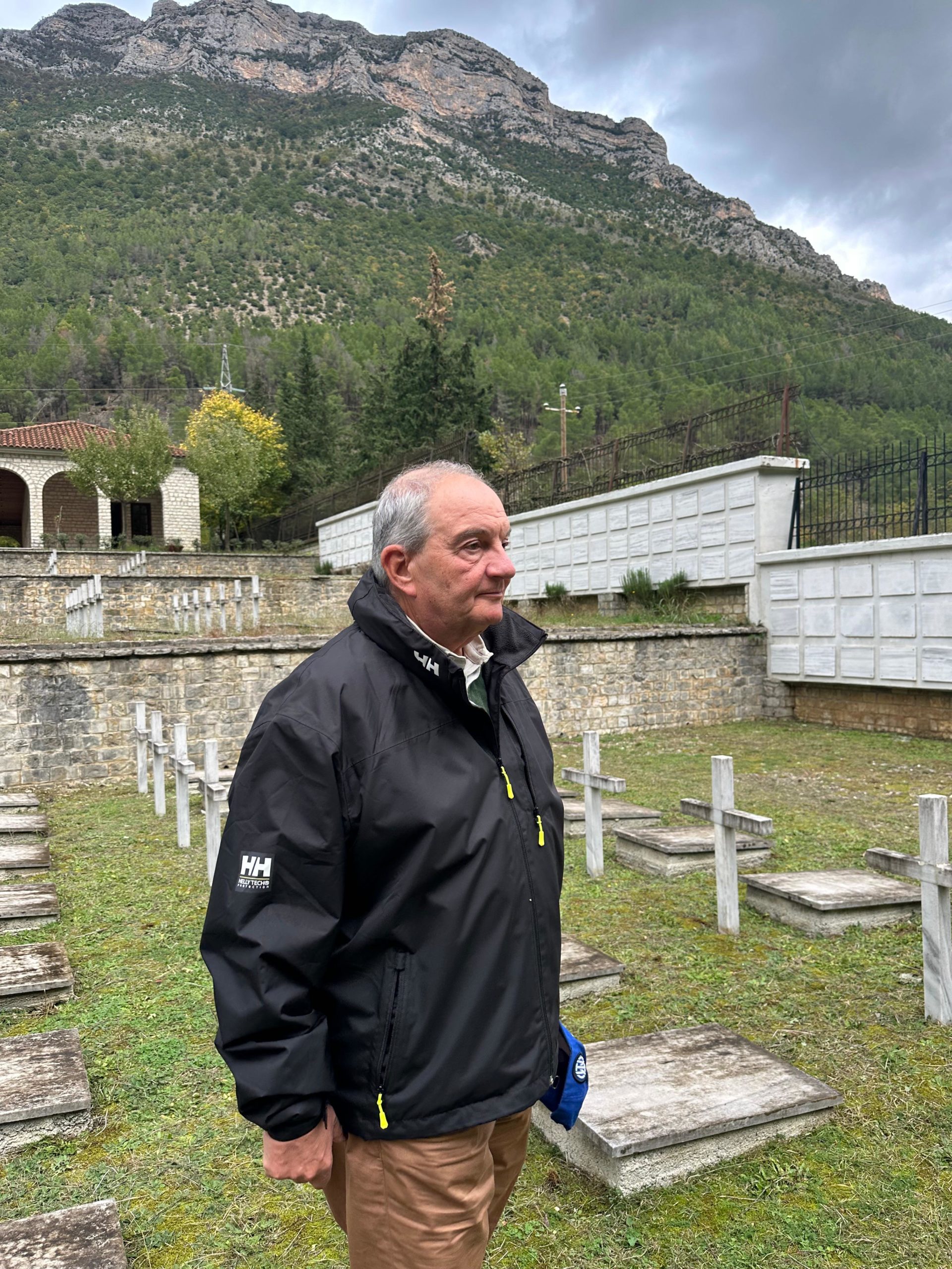 Στη Βόρεια Ήπειρο ο Κώστας Καραμανλής – Τίμησε τα μνημεία πεσόντων Ελλήνων στρατιωτών 7 Στη Βόρεια Ήπειρο ο Κώστας Καραμανλής – Τίμησε τα μνημεία πεσόντων Ελλήνων στρατιωτών