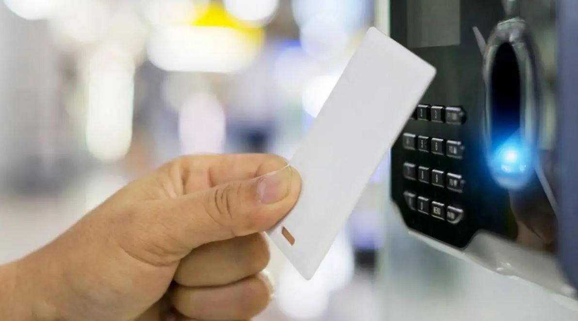 Ψηφιακή κάρτα εργασίας: Από τις 3 Νοεμβρίου καλύπτει τρεις επιπλέον κλάδους – Τι προβλέπει η εγκύκλιος