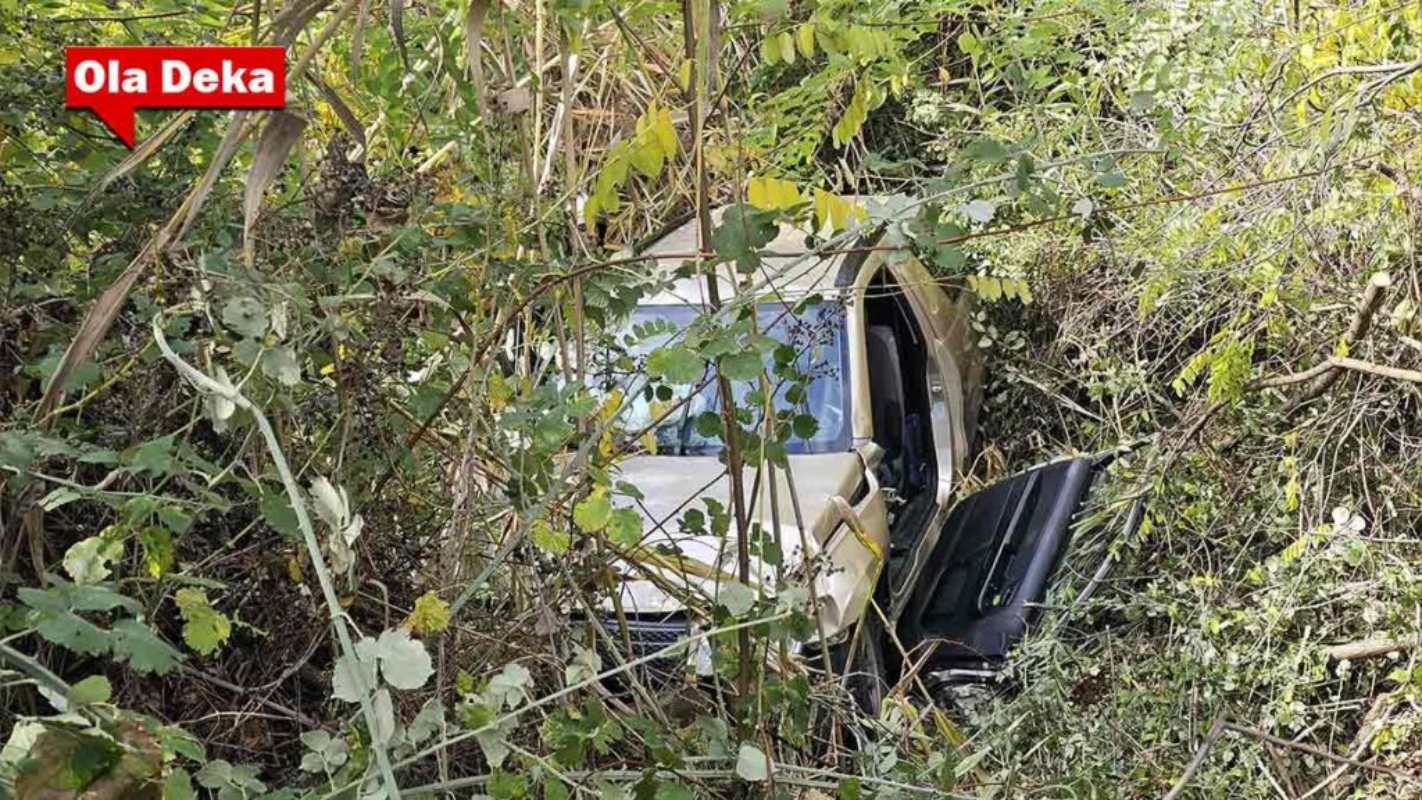Καστοριά: Θανατηφόρο δυστύχημα με οδηγό που κατέληξε σε χαντάκι 5 Το αυτοκίνητο που έπεσε στο χαντάκι