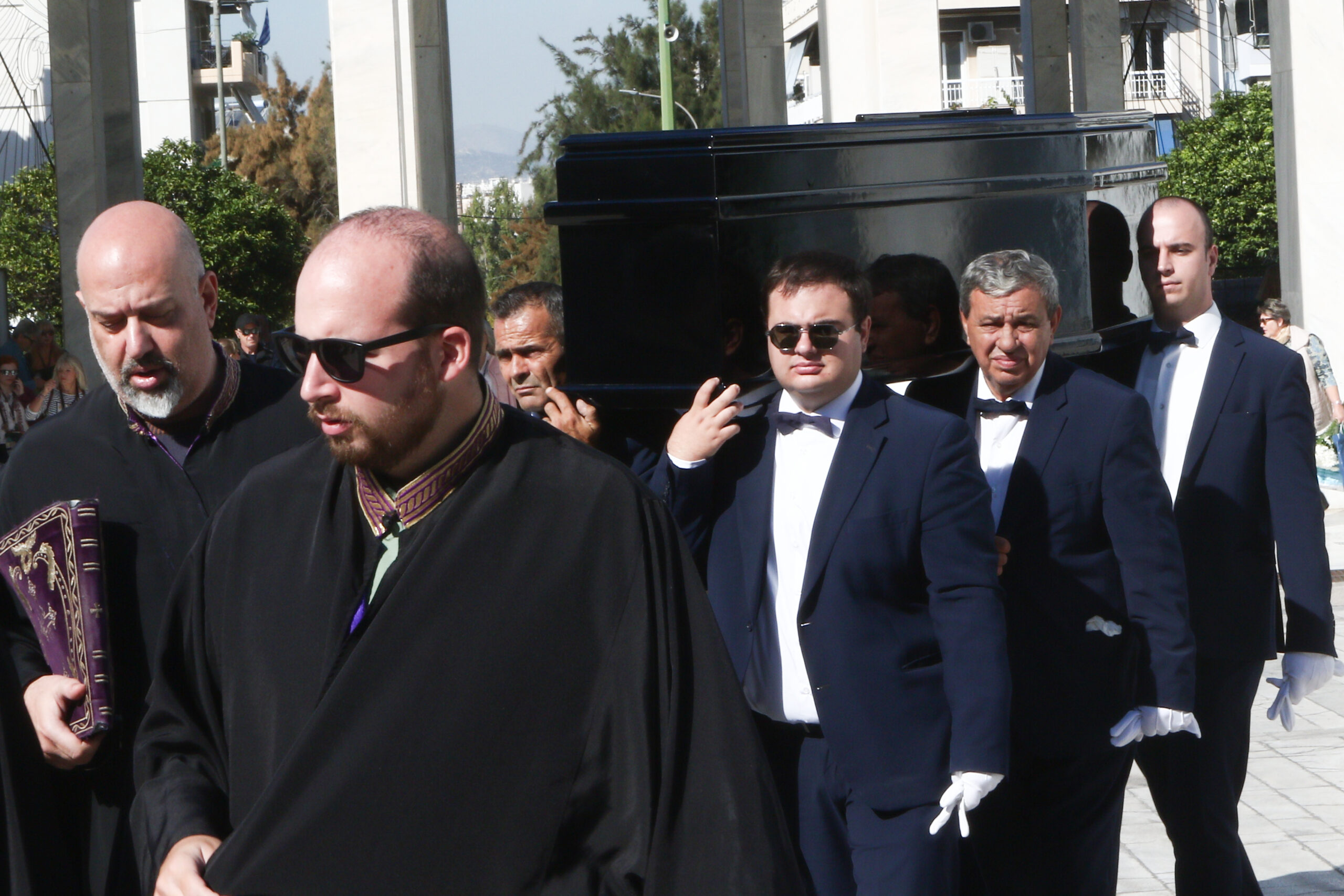 Αποχαιρετισμός Λάμπη Νικολάου: Το «ύστατο χαίρε» στον πρώην πρόεδρο της Ελληνικής Ολυμπιακής Επιτροπής 10 Αποχαιρετισμός Λάμπη Νικολάου: Το «ύστατο χαίρε» στον πρώην πρόεδρο της Ελληνικής Ολυμπιακής Επιτροπής