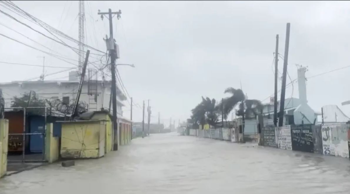 Ο τυφώνας Μελίσα πλήττει την Κούβα: Η «Καταιγίδα του Αιώνα» πλημμυρίζει πόλεις στην Τζαμάικα και εγκλωβίζει 25.000 τουρίστες
