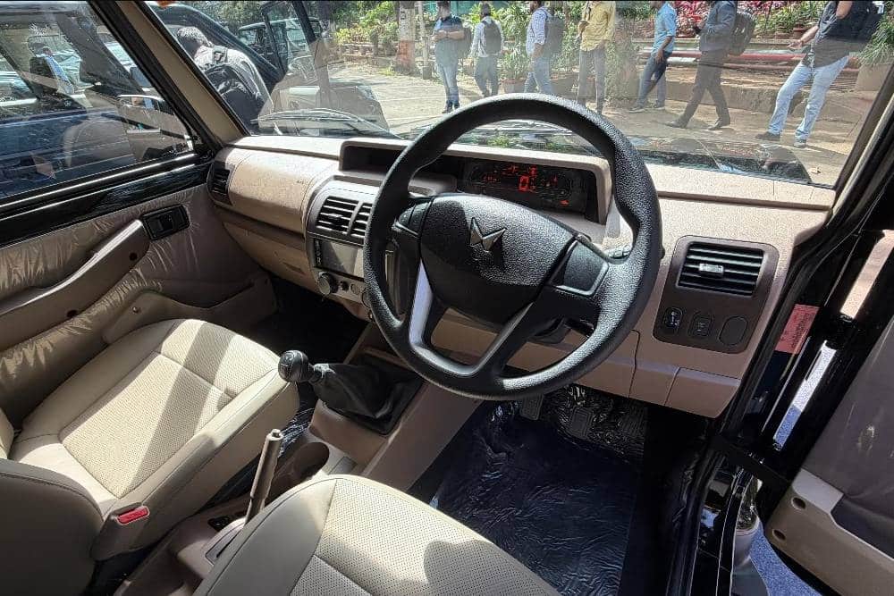 mahindra bolero 03