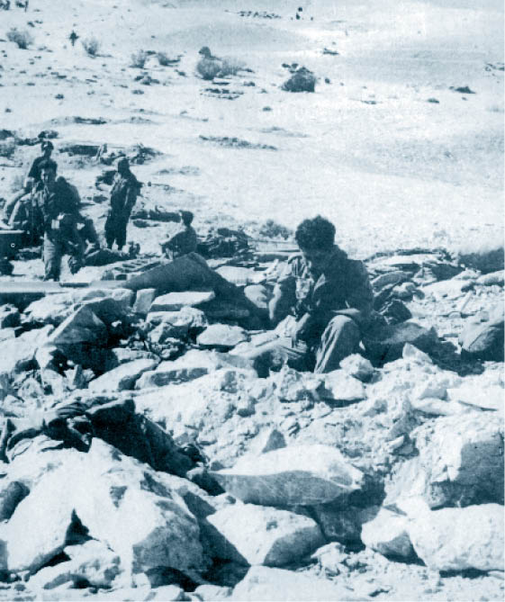 Επιχείρηση «Οδοστρωτήρας»: Η τολμηρή πτώση των Ισραηλινών αλεξιπτωτιστών στη διάβαση MITLA 8 Επιχείρηση «Οδοστρωτήρας»: Η τολμηρή πτώση των Ισραηλινών αλεξιπτωτιστών στη διάβαση MITLA