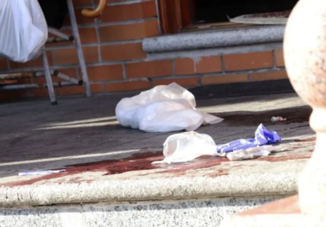 Δολοφόνησε την πεθερά του, τραυμάτισε τον γιο της και πυρπόλησε το σπίτι