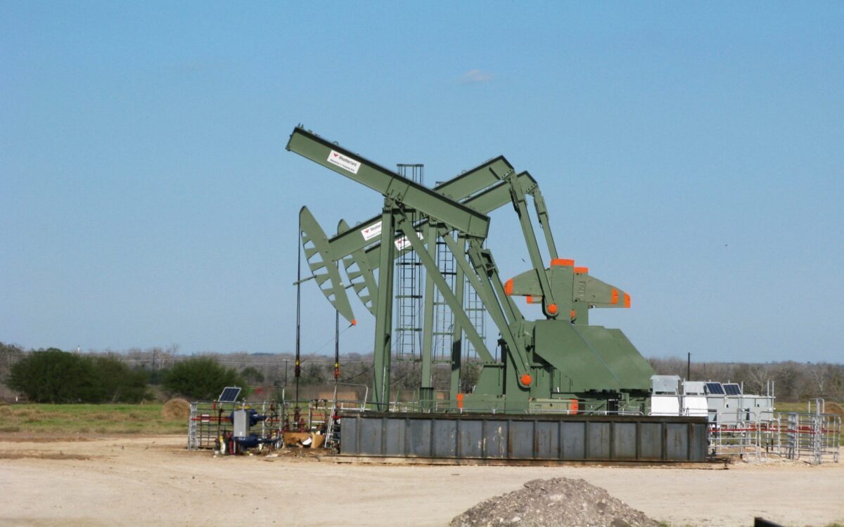 oil-usa-wti-reuters-scaled-1-1200x750