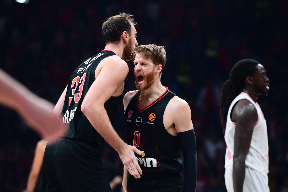 olympiacos-walkup-milutinov-1200x799