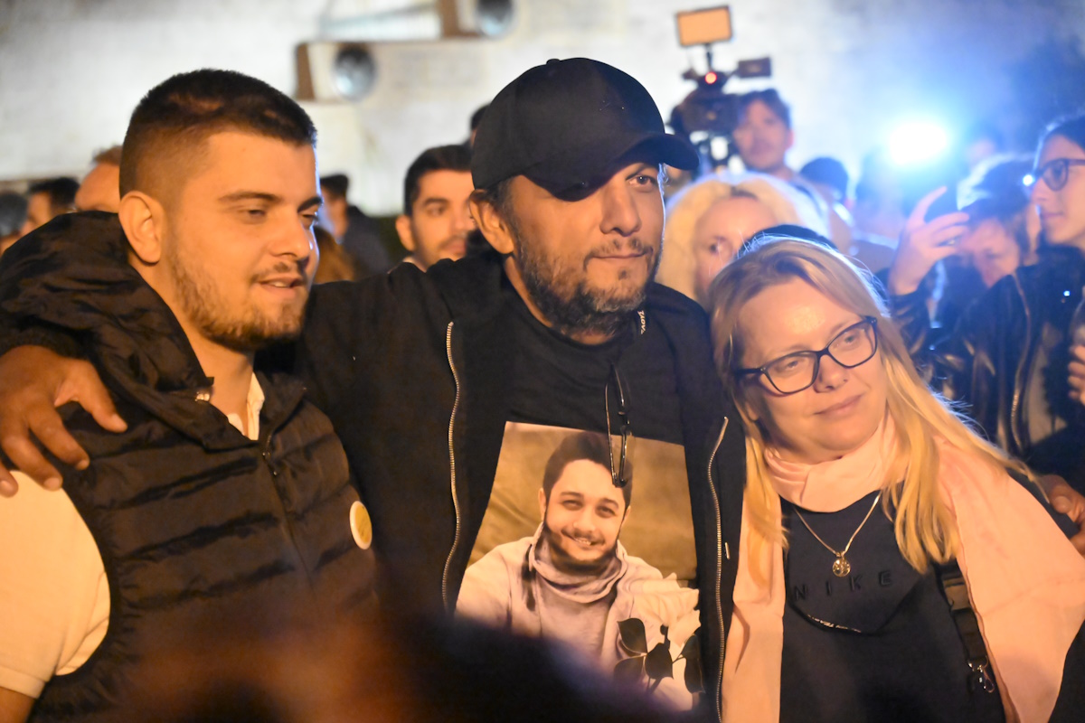 Συγκέντρωση στο Σύνταγμα για τον Πάνο Ρούτσι, μετά το τέλος της απεργίας πείνας