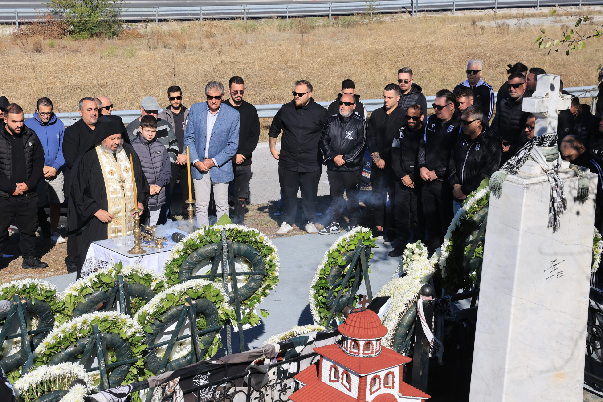 ΠΑΟΚ: Η ετήσια τελετή μνήμης για τα θύματα του 1999 στα Τέμπη