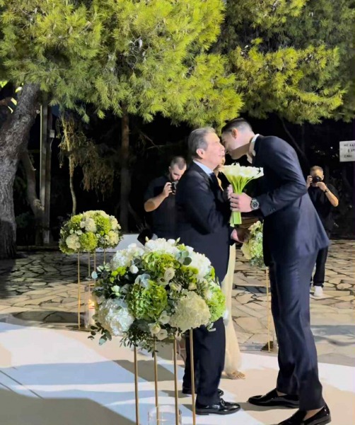 Ο Ιωάννης Παπαπέτρου ενώθηκε με τα δεσμά του γάμου με την αγαπημένη του Ναυσικά