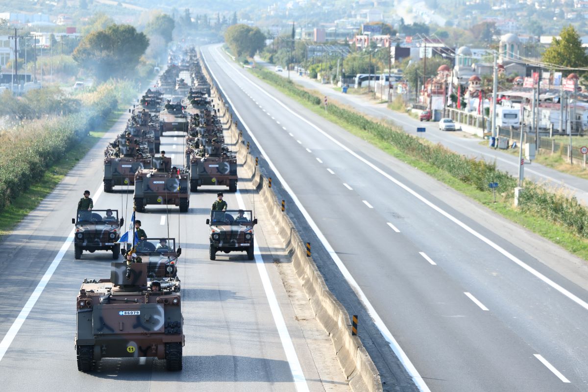 Παρέλαση 28ης Οκτωβρίου: Καθηλωτικά στιγμιότυπα από την τελική πρόβα στη Θεσσαλονίκη 12 Δοκιμαστική παρέλαση στη Θεσσαλονίκη