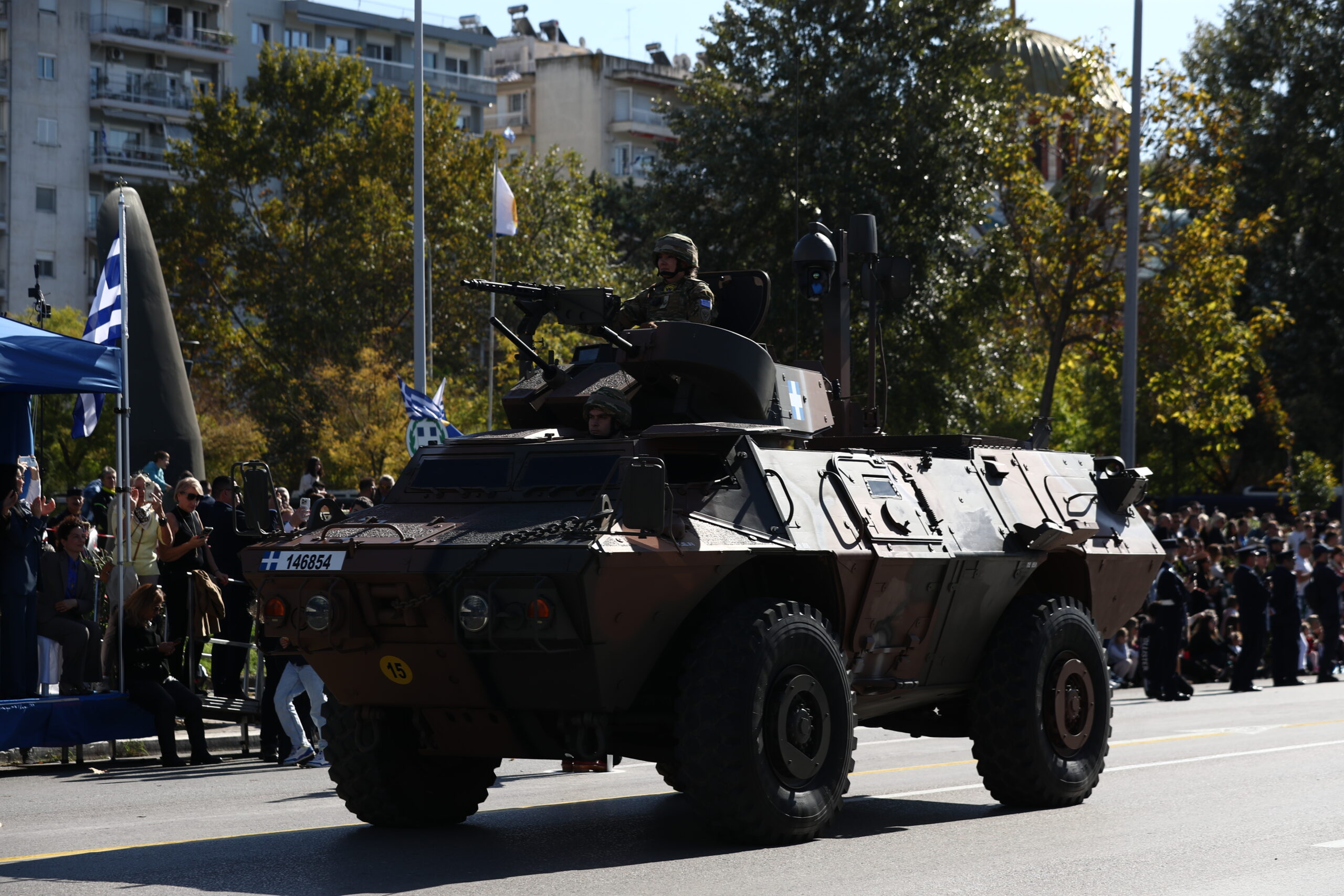 Θεσσαλονίκη: Εντυπωσιακή παρουσίαση των νέων οπλικών συστημάτων Spike NLOS, Κένταυρος, V-BAT και S-100 στην παρέλαση της 28ης Οκτωβρίου 21 Μ1117