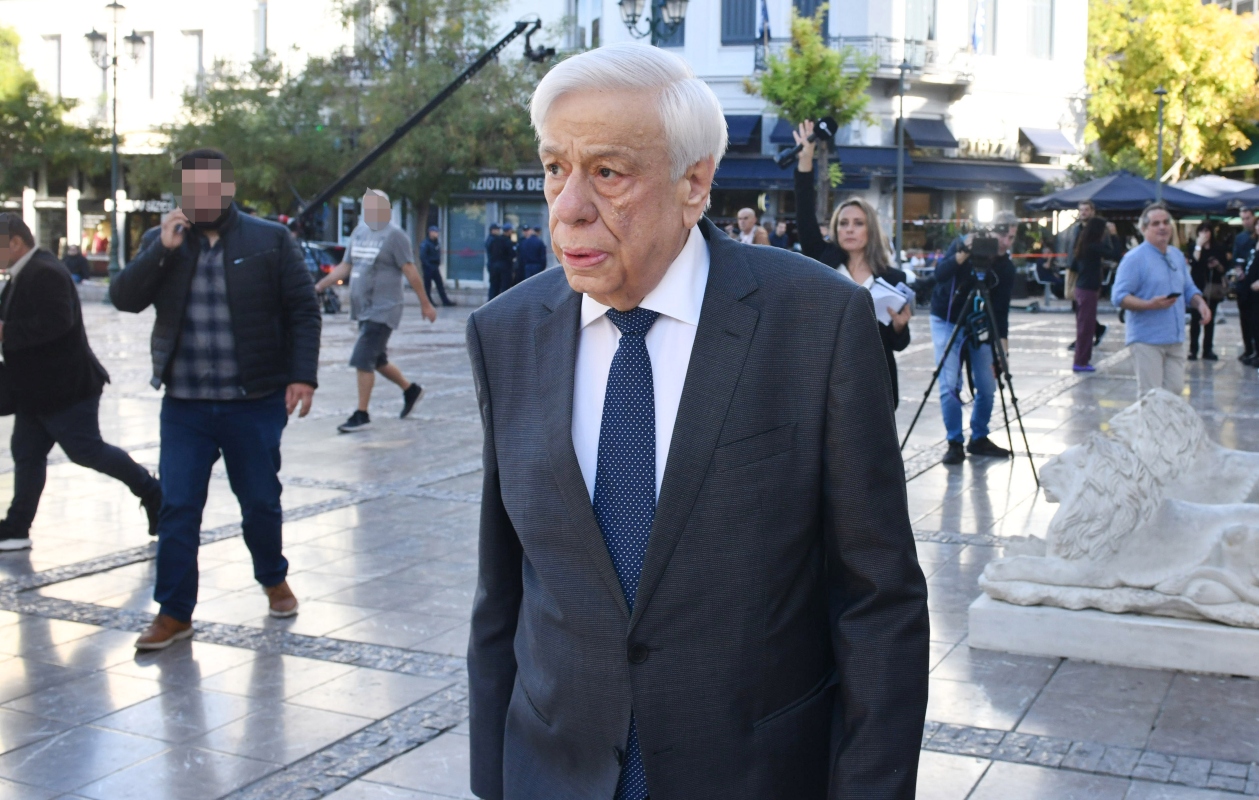 Διονύσης Σαββόπουλος: Οι πολιτικοί και καλλιτέχνες που τίμησαν το «τελευταίο αντίο» 40 Προκόπης Παυλόπουλος