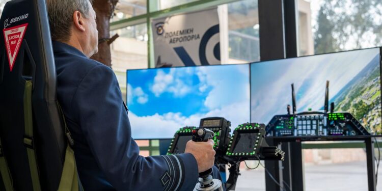 Η Πολεμική Αεροπορία στο Σύνταγμα: Τοποθετεί προσομοιωτές για F-36 και F-16 2 Προσομειωτής πτήσης