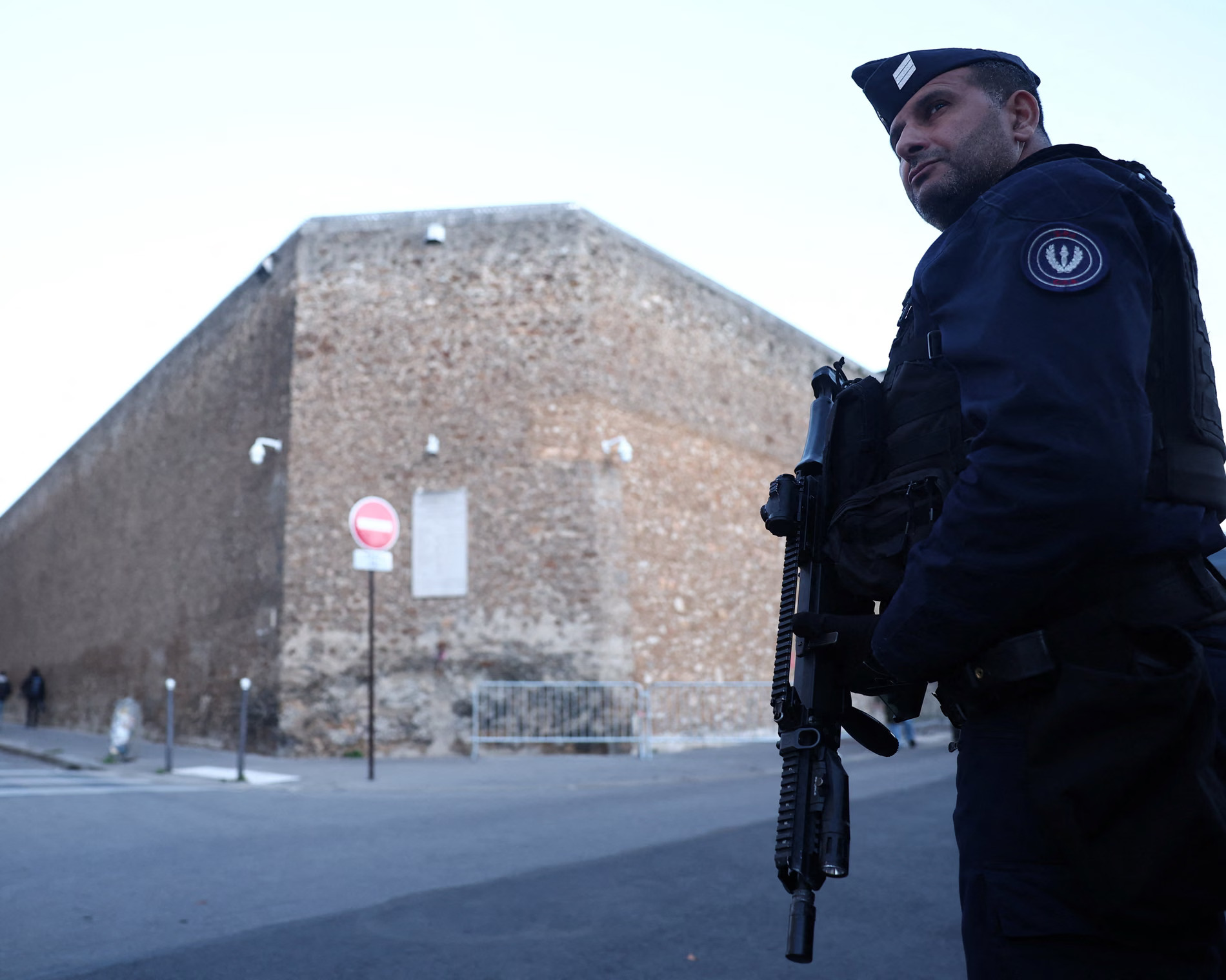 Νικολά Σαρκοζί: Η πρώτη νύχτα του πρώην Γάλλου Προέδρου στη φυλακή – Ο θόρυβος στην ειδική πτέρυγα και τα αυστηρά μέτρα ασφαλείας του 7 Νικολά Σαρκοζί: Η πρώτη νύχτα του πρώην Γάλλου Προέδρου στη φυλακή – Ο θόρυβος στην ειδική πτέρυγα και τα αυστηρά μέτρα ασφαλείας του