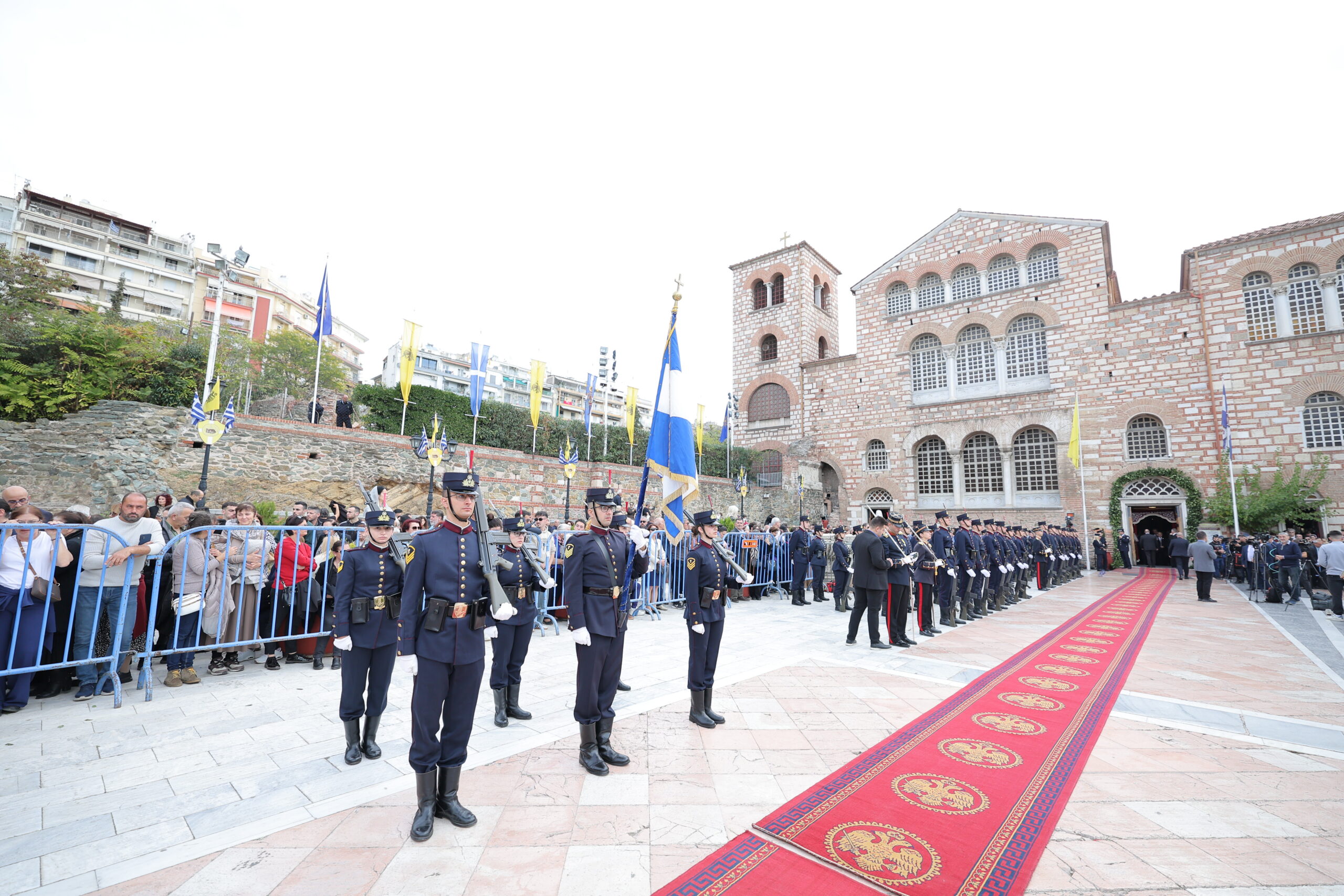 Θεσσαλονίκη: Εικόνες από τη δοξολογία στον Ιερό Ναό Αγίου Δημητρίου για τον εορτασμό του πολιούχου – «Χρόνια Πολλά» λέει ο Τασούλας 11 δοξολογία