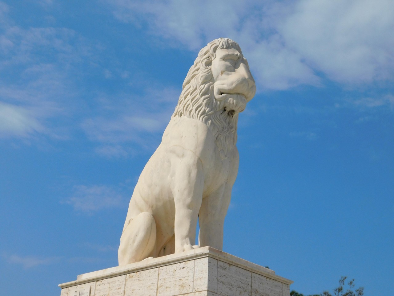 Λιοντάρι του Πειραιά: Πόσα ξέρετε για το εντυπωσιακό μαρμάρινο άγαλμα; – Η κρυφή ιστορία του