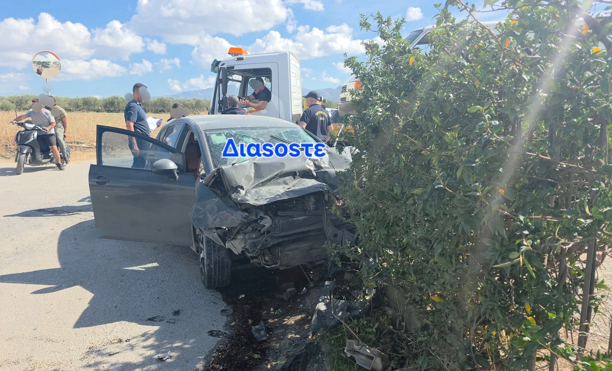 Ηράκλειο: Σοκαριστικό ατύχημα από βίαιη σύγκρουση αυτοκινήτου με αγροτικό – 2 βαριά τραυματίες 6 τροχαίο