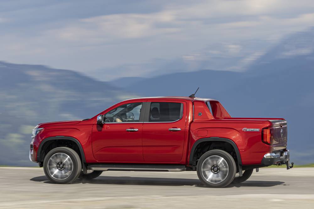 Το βενζινοκίνητο VW Amarok 2.3 TSI με 302 άλογα 24 volkswagen_amarok_v6_aventura_4motion_double_cab_6