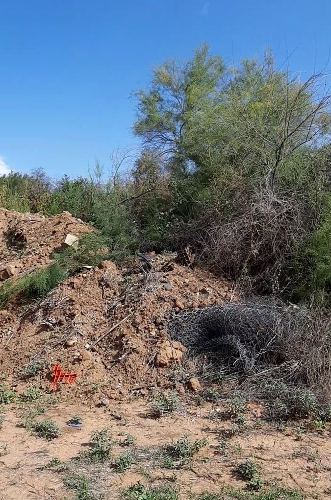 Χαλκιδική: Έφραξαν ρέμα για να ανοίξουν πηγάδι και να αρδεύουν τα χωράφια τους 4 Μπάζωσαν ρέμα στη Χαλκιδική για να παίρνουν νερό για τα χωράφια τους