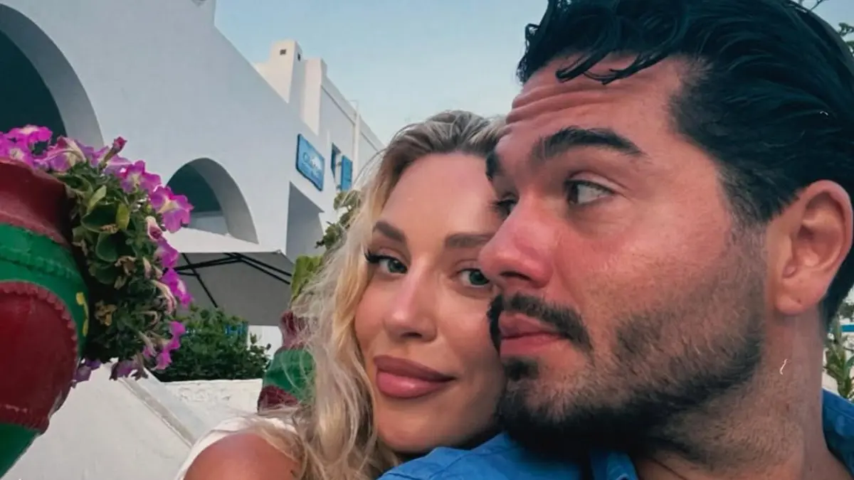 Καληφώνη για Μάστορα: «Η γιαγιά μου είχε προβλέψει τα αρχικά του» – Η πρόταση γάμου και η σκέψη για παιδί 2 Ο Χρήστος Μάστορας και η Γαρυφαλλιά Καληφώνη