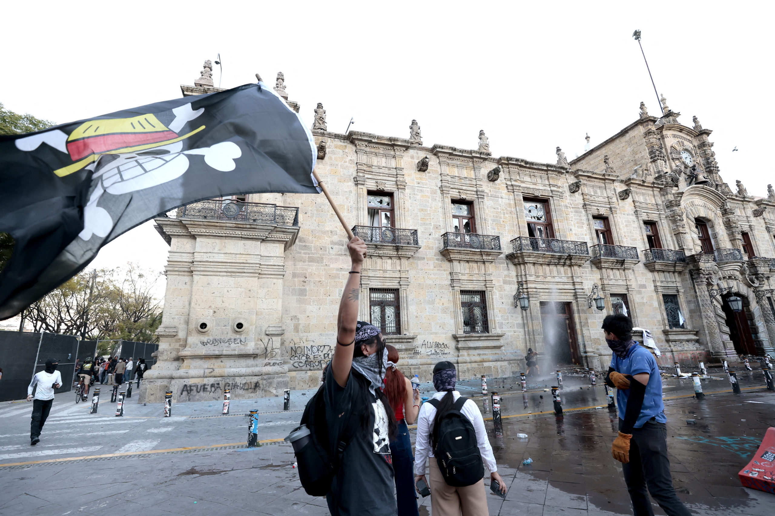 Μεξικό: Πάνω από 120 τραυματίες σε πορεία ενάντια στην εγκληματικότητα και την κυβερνητική πολιτική ασφάλειας 7 Μεξικό: Πάνω από 120 τραυματίες σε πορεία ενάντια στην εγκληματικότητα και την κυβερνητική πολιτική ασφάλειας